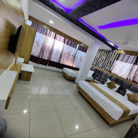 Hotel Rudra Palace Ананд Экстерьер фото