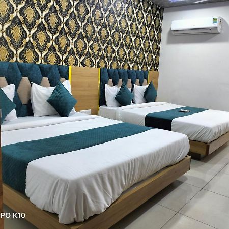 Hotel Rudra Palace Ананд Экстерьер фото